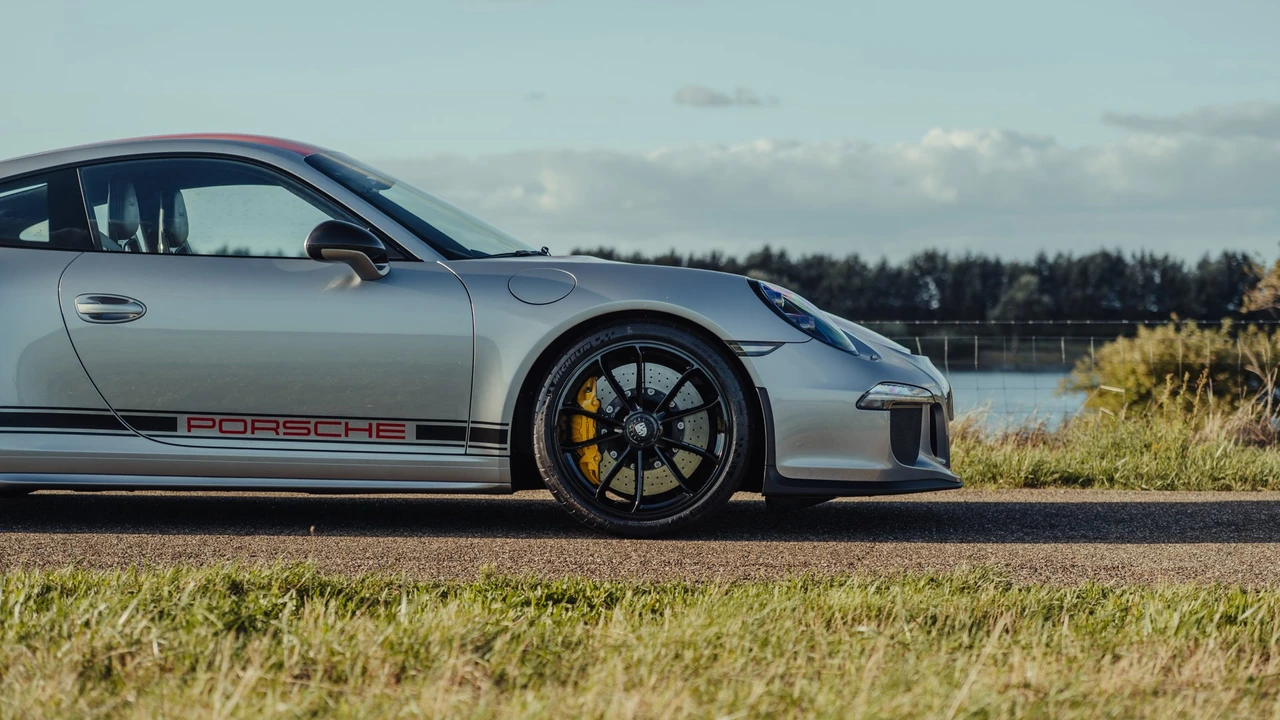 2016 Porsche 991 R - Image 22 of 31