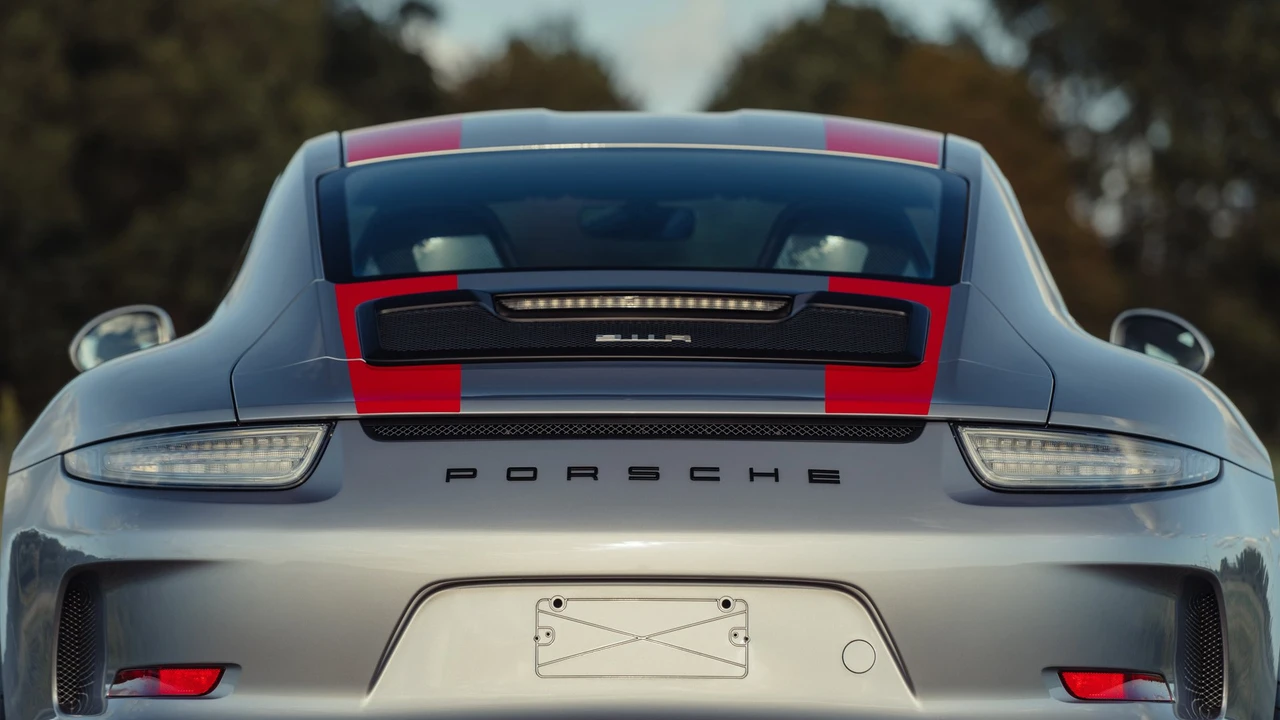 2016 Porsche 991 R - Image 28 of 31