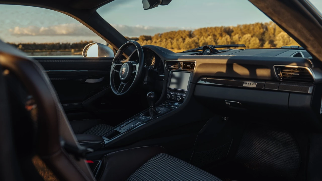 2016 Porsche 991 R - Image 5 of 31