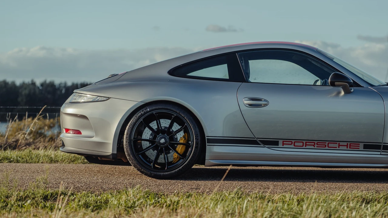 2016 Porsche 991 R - Image 24 of 31