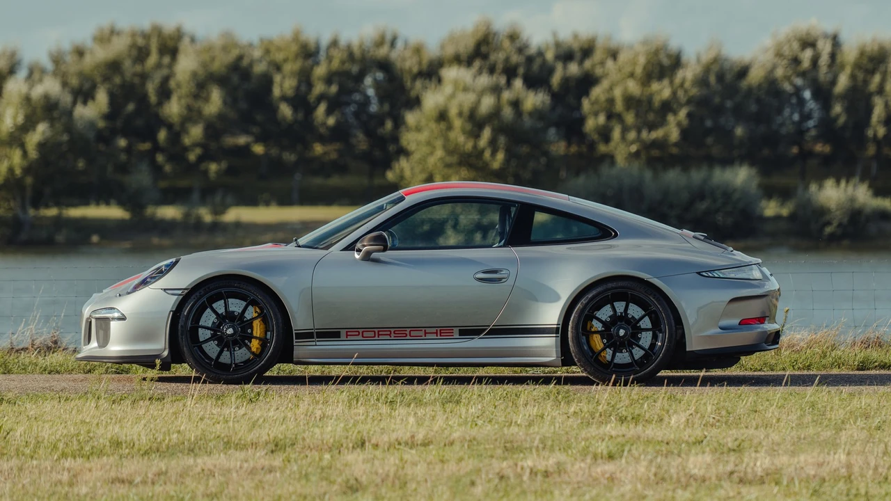 2016 Porsche 991 R - Image 18 of 31