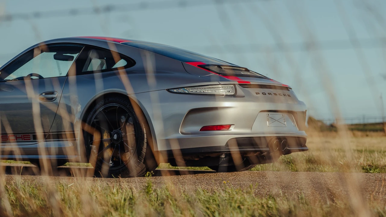 2016 Porsche 991 R - Image 23 of 31