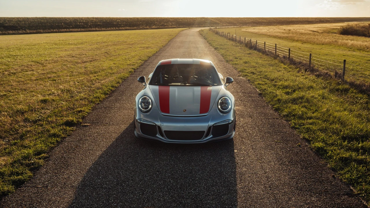 2016 Porsche 991 R - Image 29 of 31