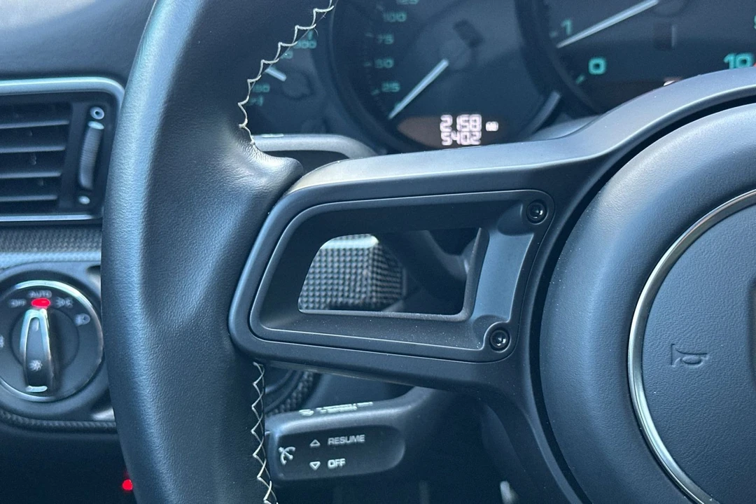 2016 Porsche - Image 27 of 31