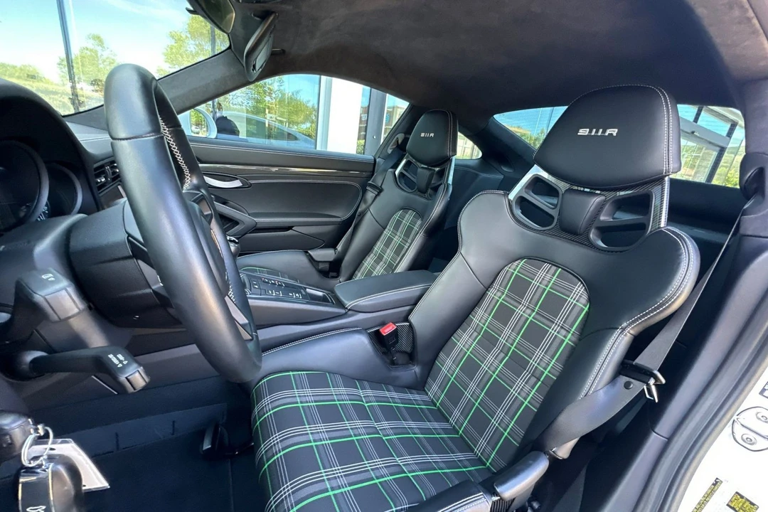 2016 Porsche - Image 5 of 31