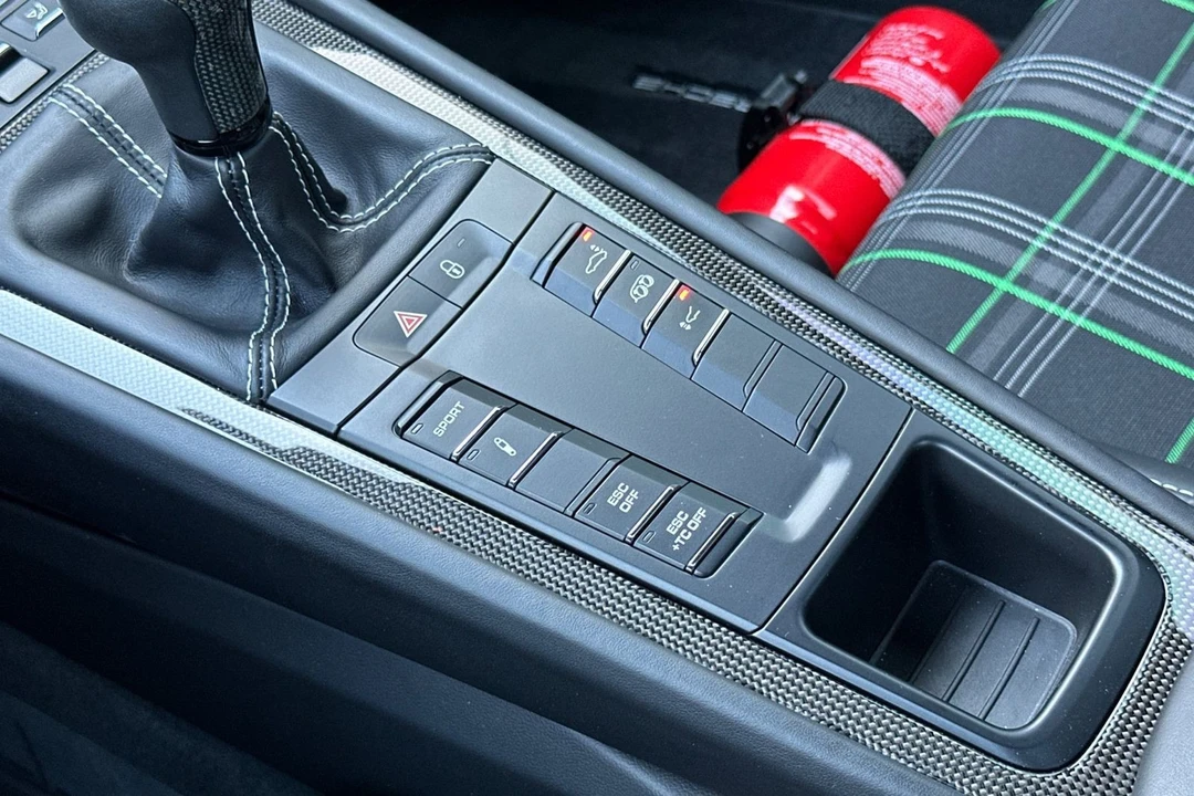 2016 Porsche - Image 23 of 31
