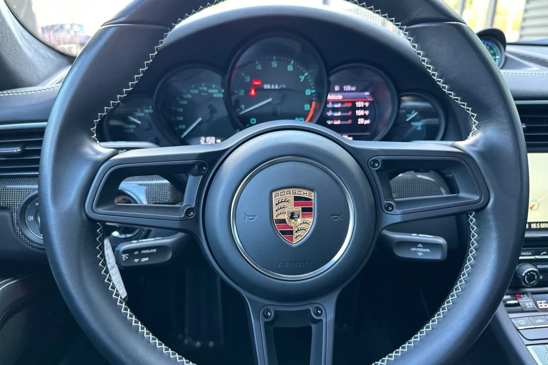 2016 Porsche - Image 26 of 31
