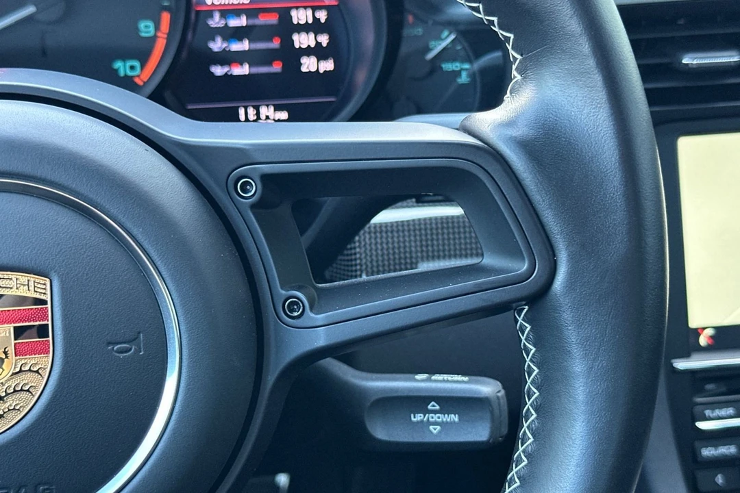2016 Porsche - Image 28 of 31