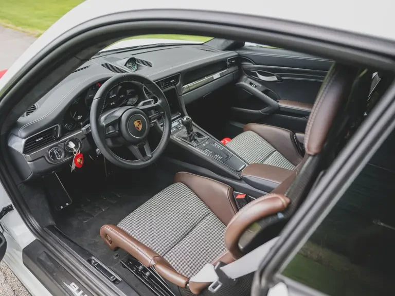 2016 Porsche 991 R - Image 27 of 31