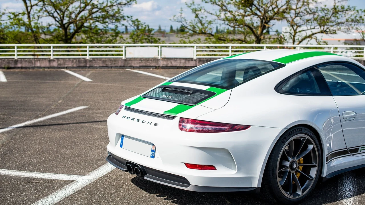 2016 Porsche 991 R - Image 11 of 31