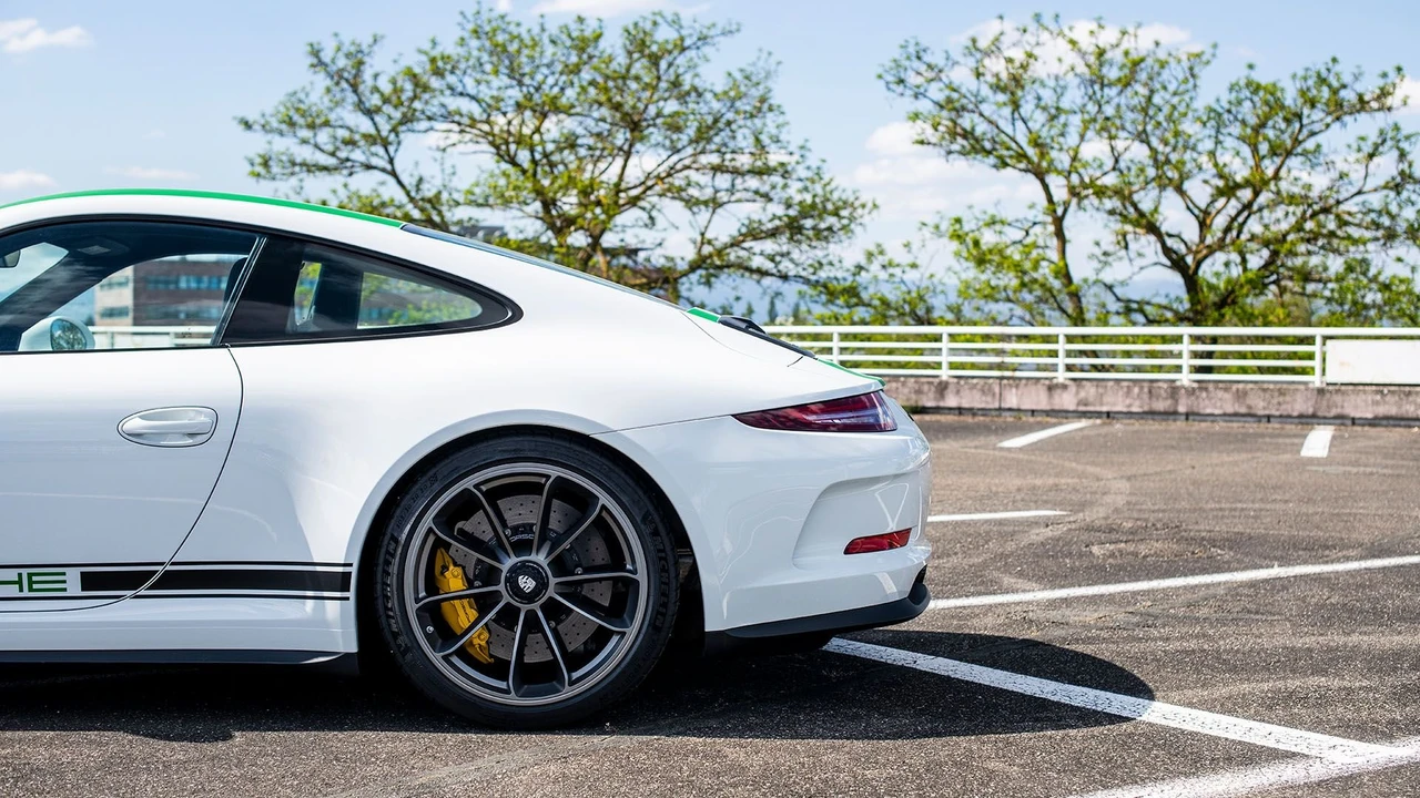 2016 Porsche 991 R - Image 6 of 31