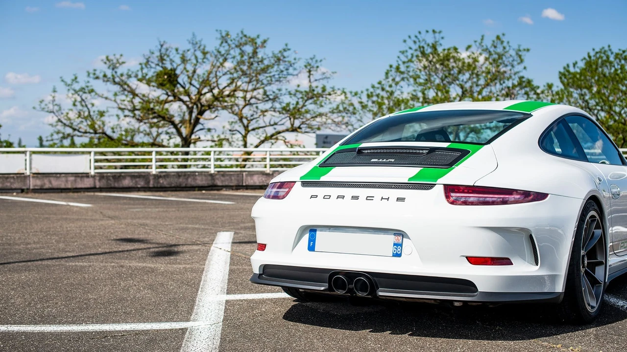 2016 Porsche 991 R - Image 9 of 31