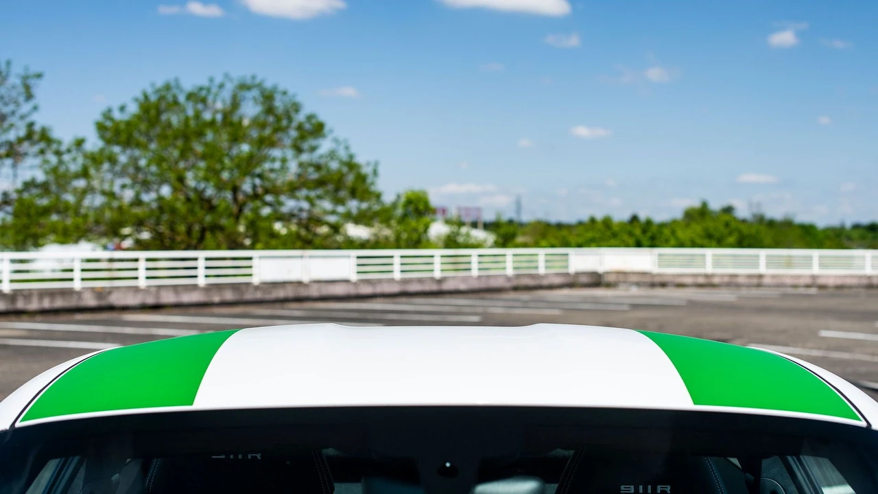 2016 Porsche 991 R - Image 26 of 31