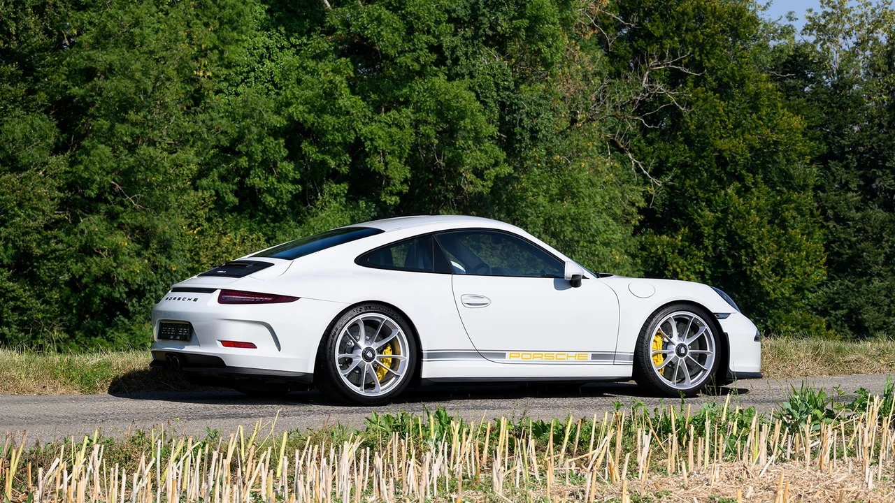 2016 Porsche 991 R - Image 18 of 31