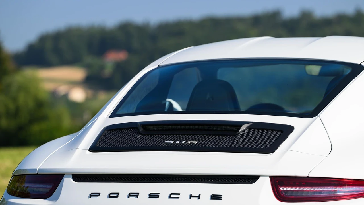 2016 Porsche 991 R - Image 25 of 31