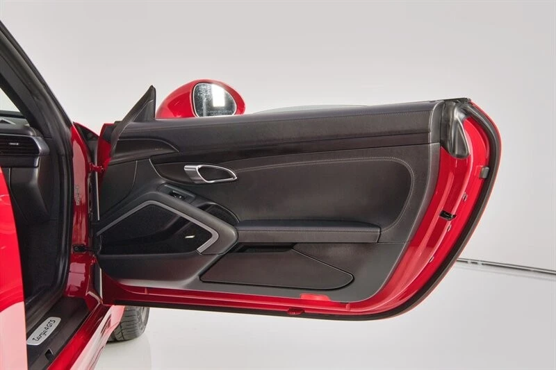2016 Porsche 991 Targa 4 GTS - Image 8 of 21
