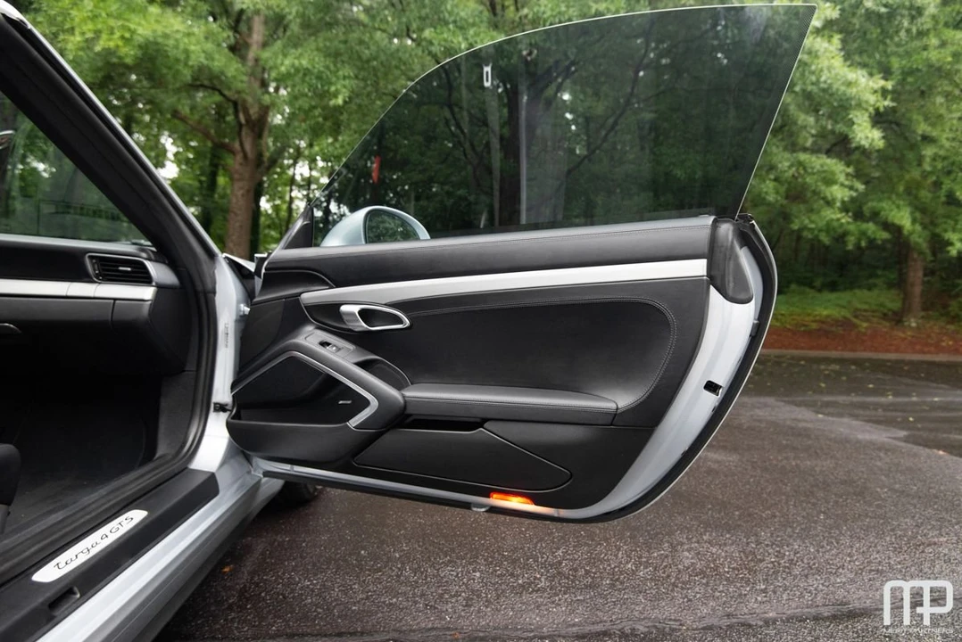 2016 Porsche 991 Targa 4 GTS - Image 30 of 31