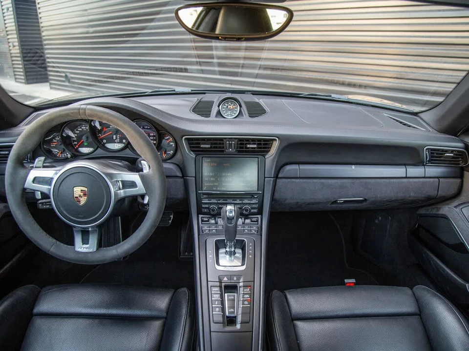 2016 Porsche 991 Targa 4 GTS - Image 13 of 21