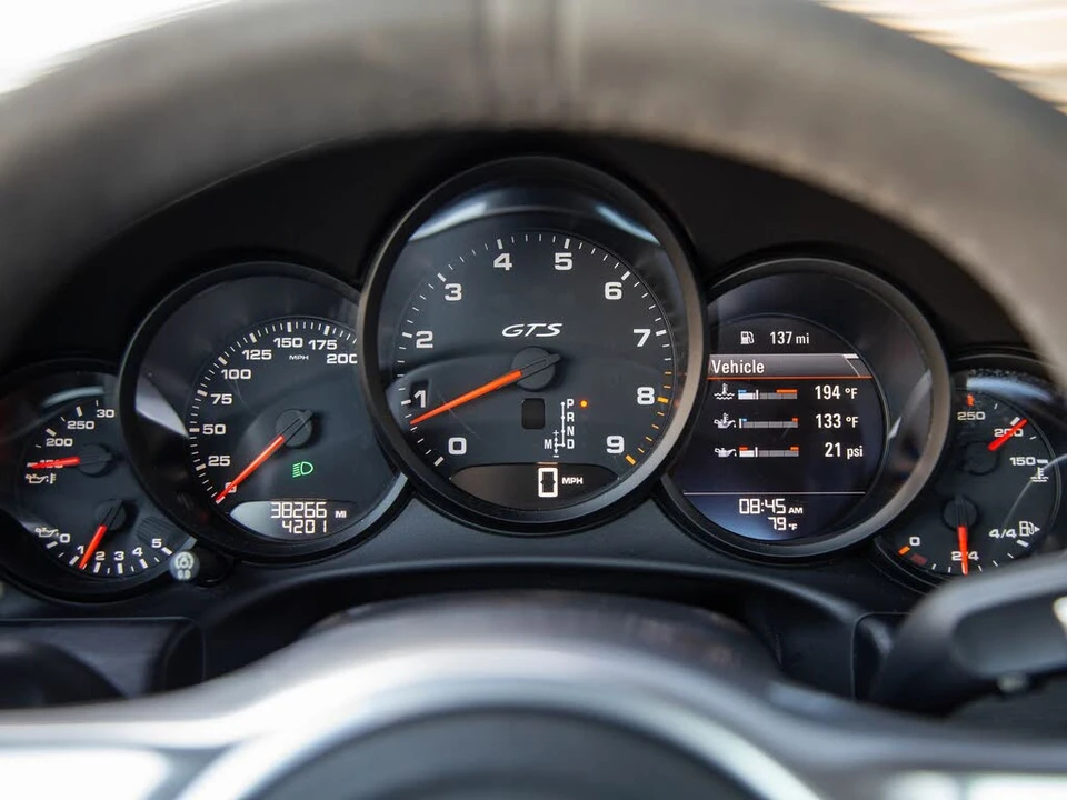 2016 Porsche 991 Targa 4 GTS - Image 9 of 21