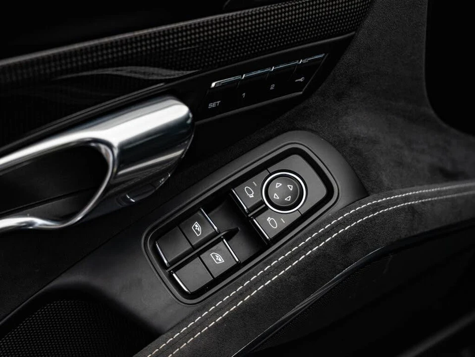 2016 Porsche 991 Targa 4 GTS - Image 26 of 31