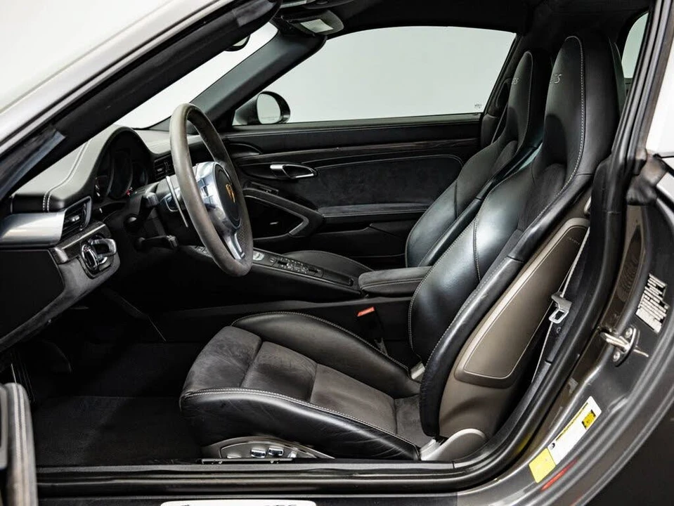2016 Porsche 991 Targa 4 GTS - Image 5 of 31