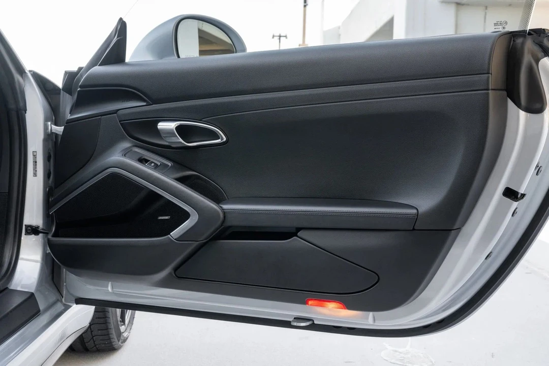 2016 Porsche 991 Targa 4 GTS - Image 9 of 10