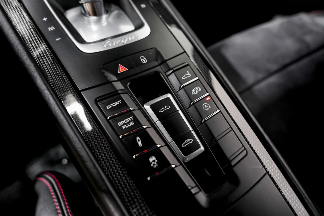 2016 Porsche 991 Targa 4 GTS - Image 16 of 21