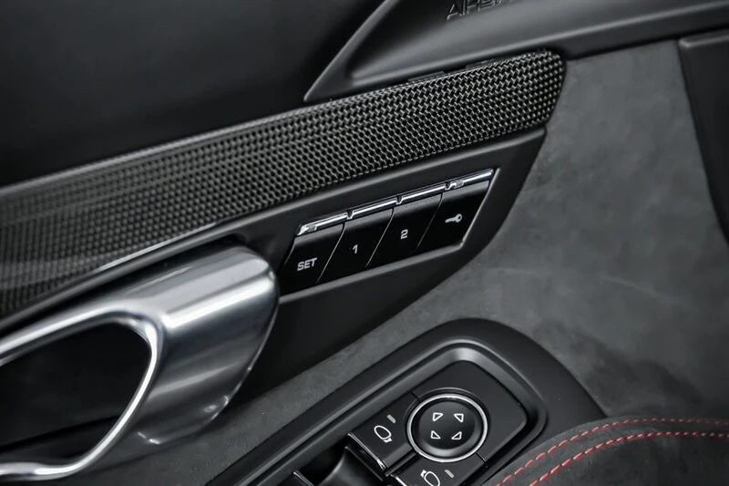 2016 Porsche 991 Targa 4 GTS - Image 18 of 21