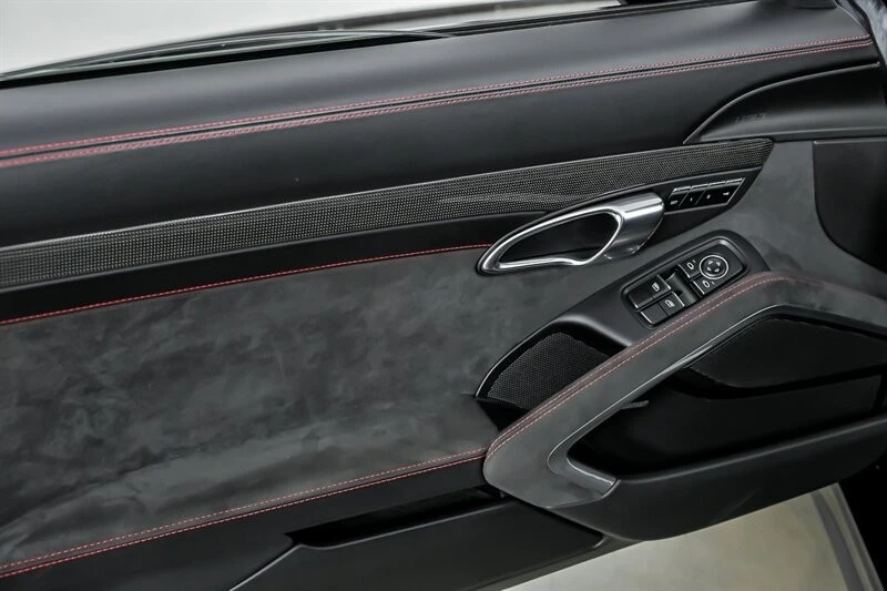 2016 Porsche 991 Targa 4 GTS - Image 17 of 21
