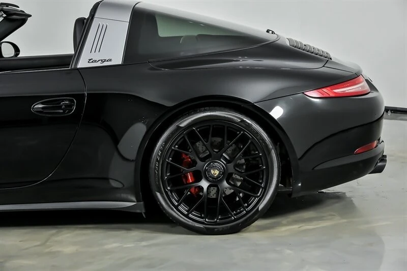 2016 Porsche 991 Targa 4 GTS - Image 9 of 21