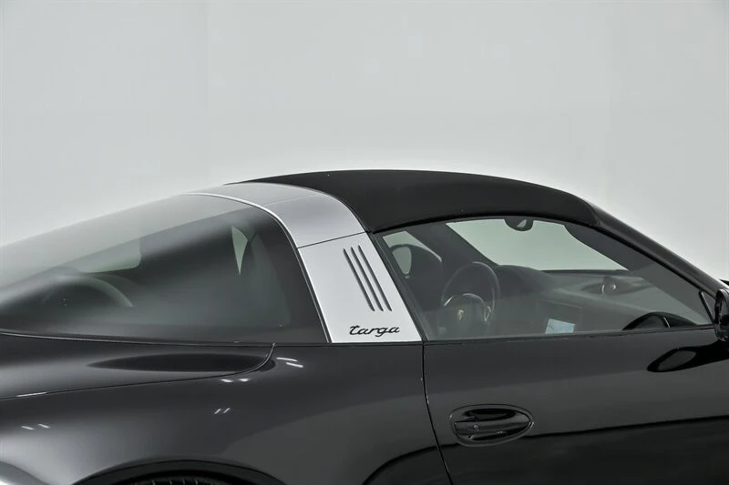 2016 Porsche 991 Targa 4 GTS - Image 19 of 21