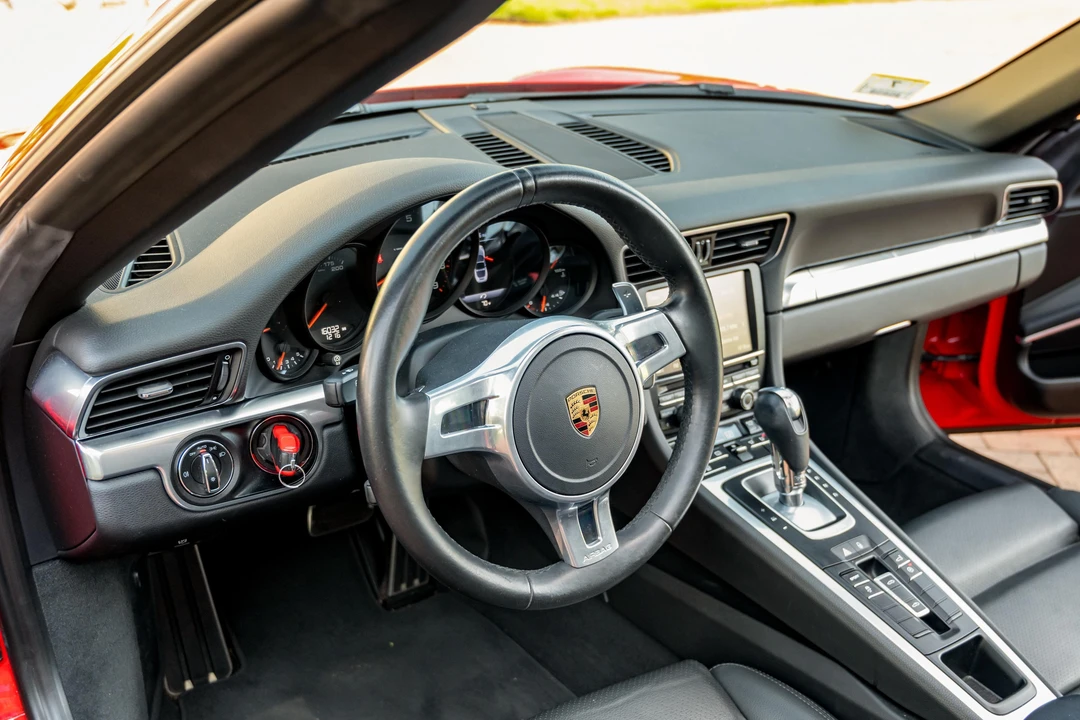 2016 Porsche 991 Targa 4 & 4S - Image 28 of 31