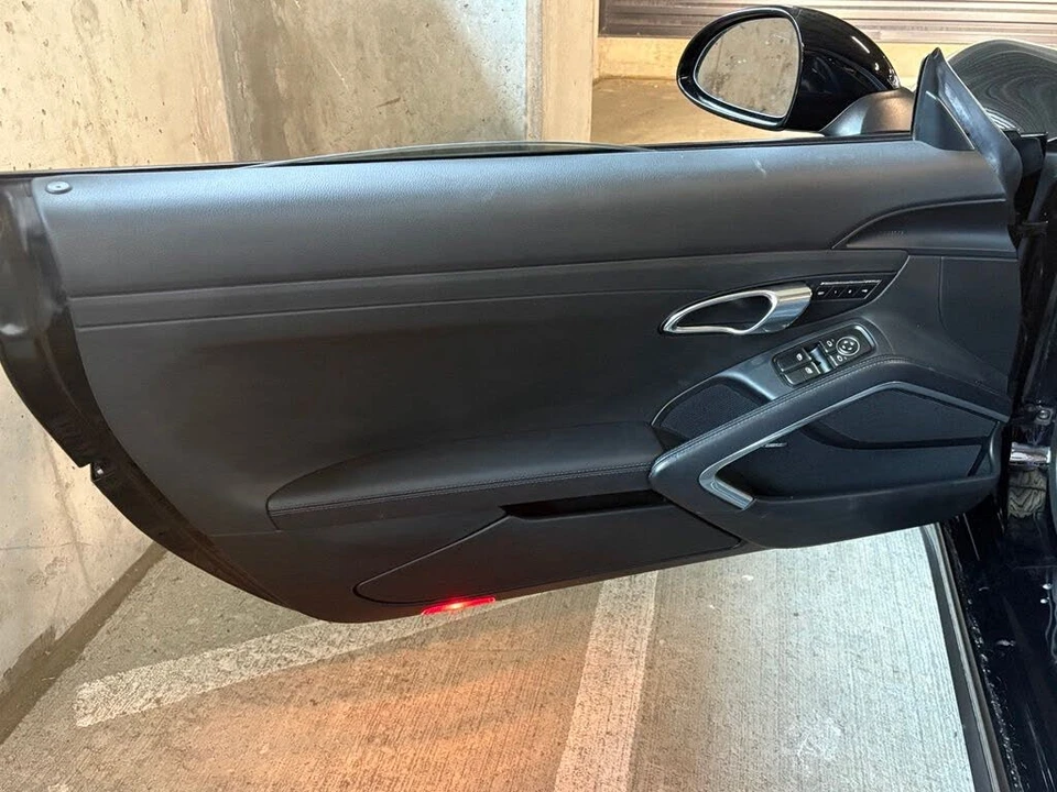 2016 Porsche 991 Targa 4 & 4S - Image 16 of 30