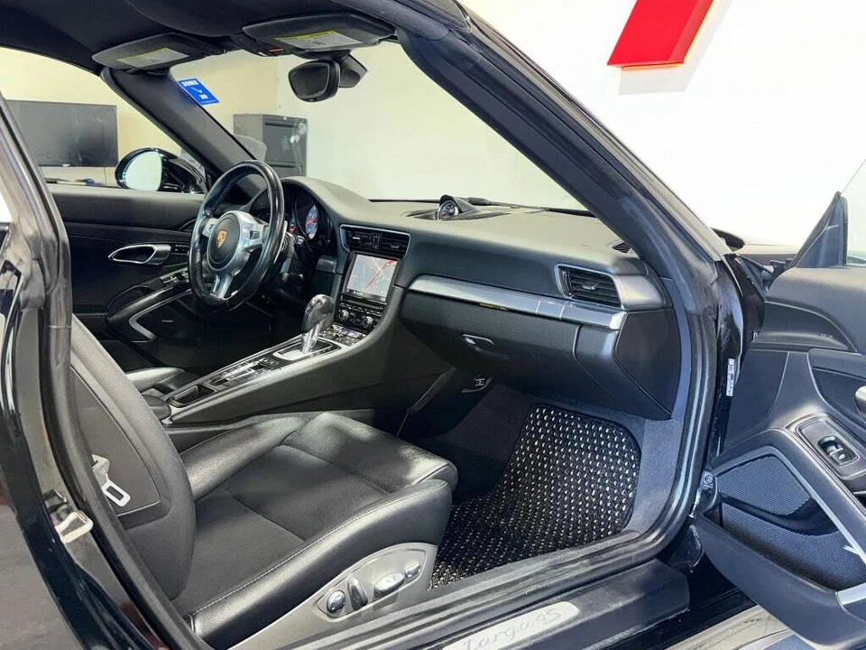 2016 Porsche 991 Targa 4 & 4S - Image 22 of 24