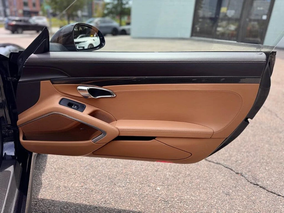2016 Porsche 991 Targa 4 & 4S - Image 25 of 28