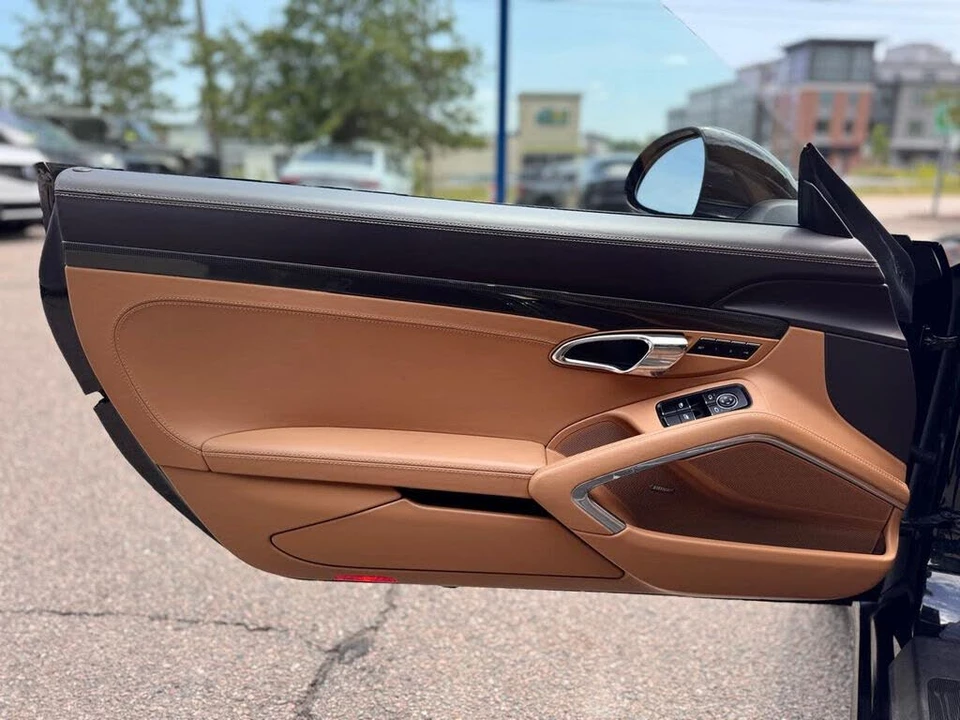 2016 Porsche 991 Targa 4 & 4S - Image 14 of 28