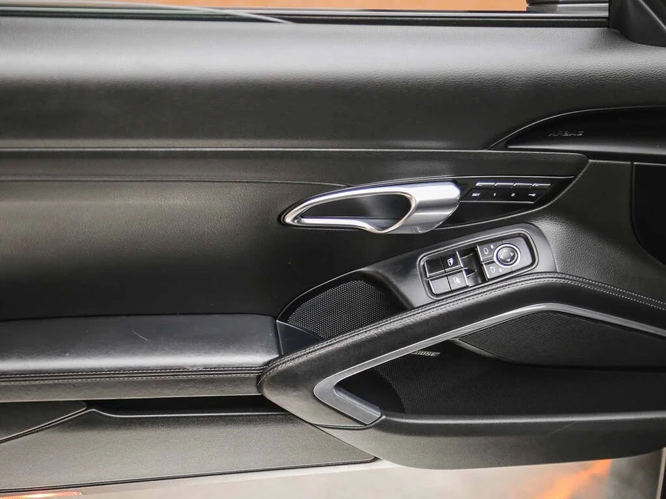 2016 Porsche 991 Targa 4 & 4S - Image 26 of 30