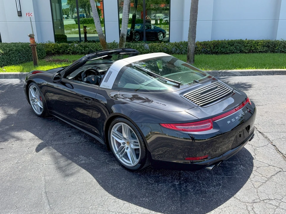 2016 Porsche 991 Targa 4 & 4S - Image 14 of 31