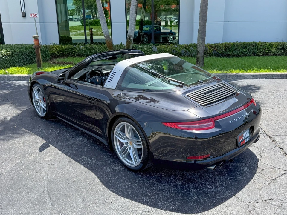 2016 Porsche 991 Targa 4 & 4S - Image 16 of 31