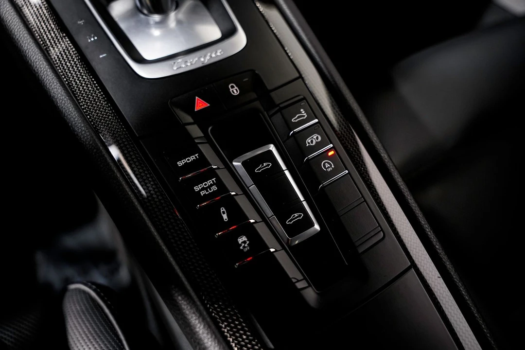 2016 Porsche 991 Targa 4 & 4S - Image 15 of 31