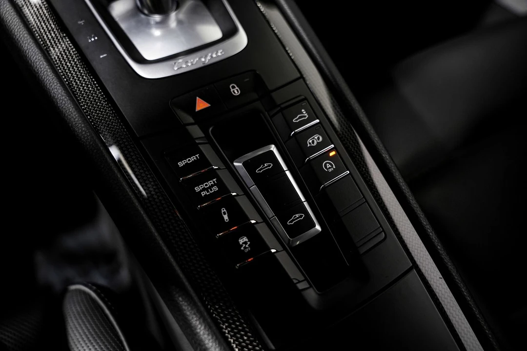 2016 Porsche 991 Targa 4 & 4S - Image 15 of 31