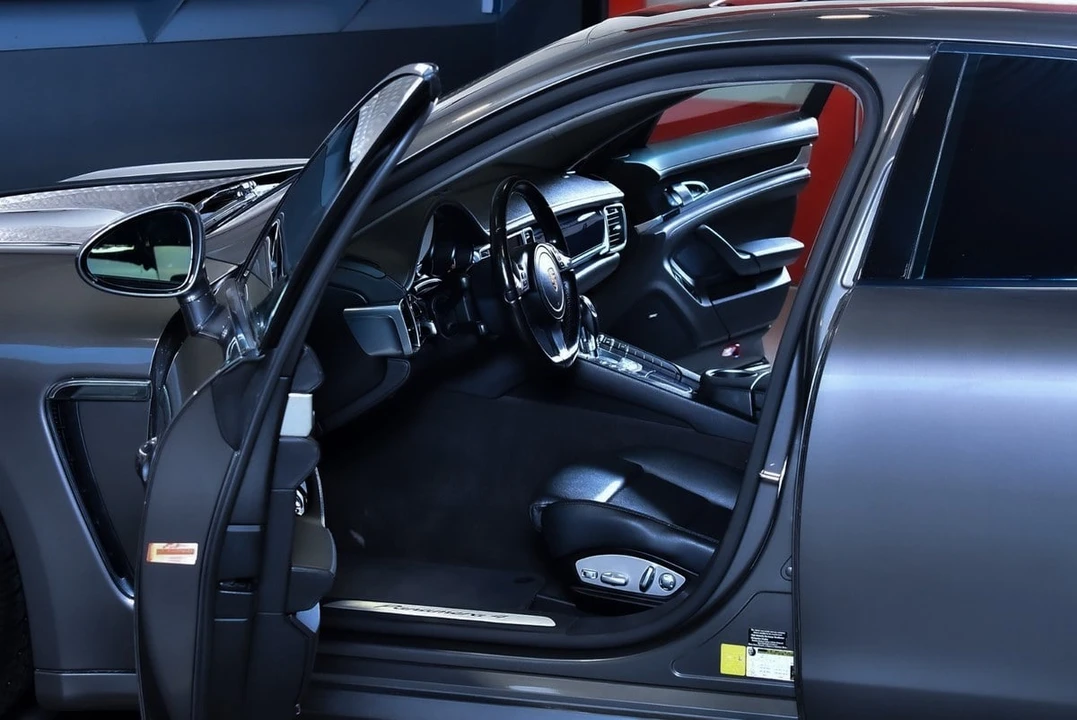 2016 Porsche 970 Panamera - Image 30 of 30