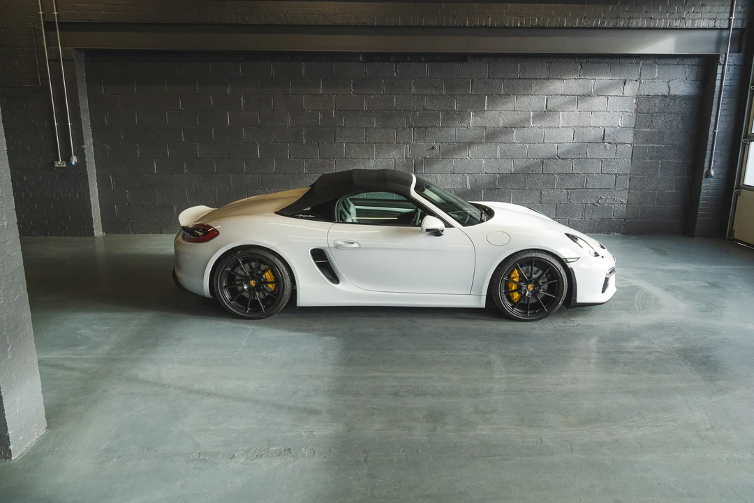 2016 Porsche 981 Boxster Spyder - Image 16 of 31