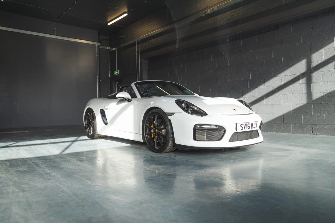 2016 Porsche 981 Boxster Spyder - Image 23 of 31