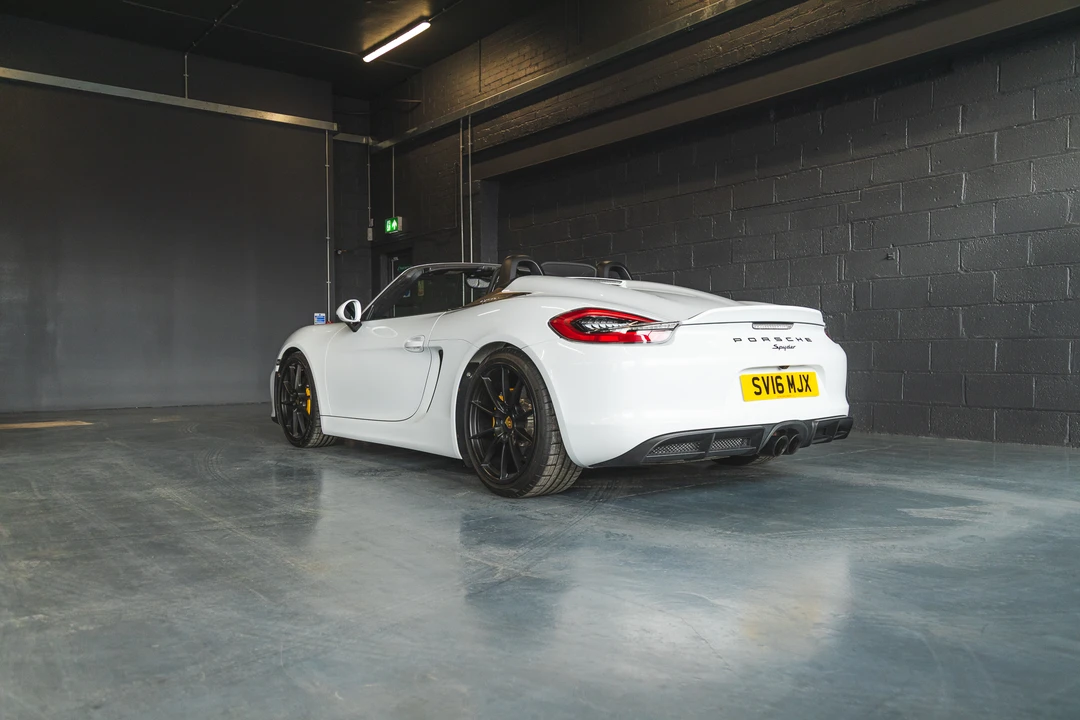 2016 Porsche 981 Boxster Spyder - Image 5 of 31