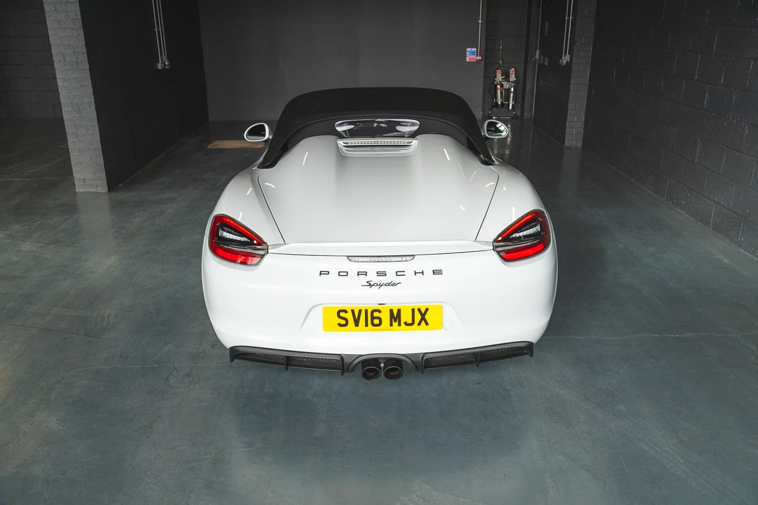 2016 Porsche 981 Boxster Spyder - Image 14 of 31