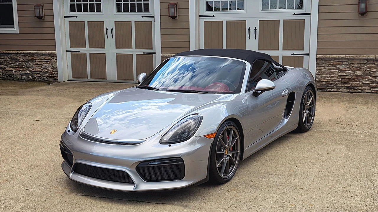 2016 Porsche 981 Boxster Spyder - Image 2 of 31
