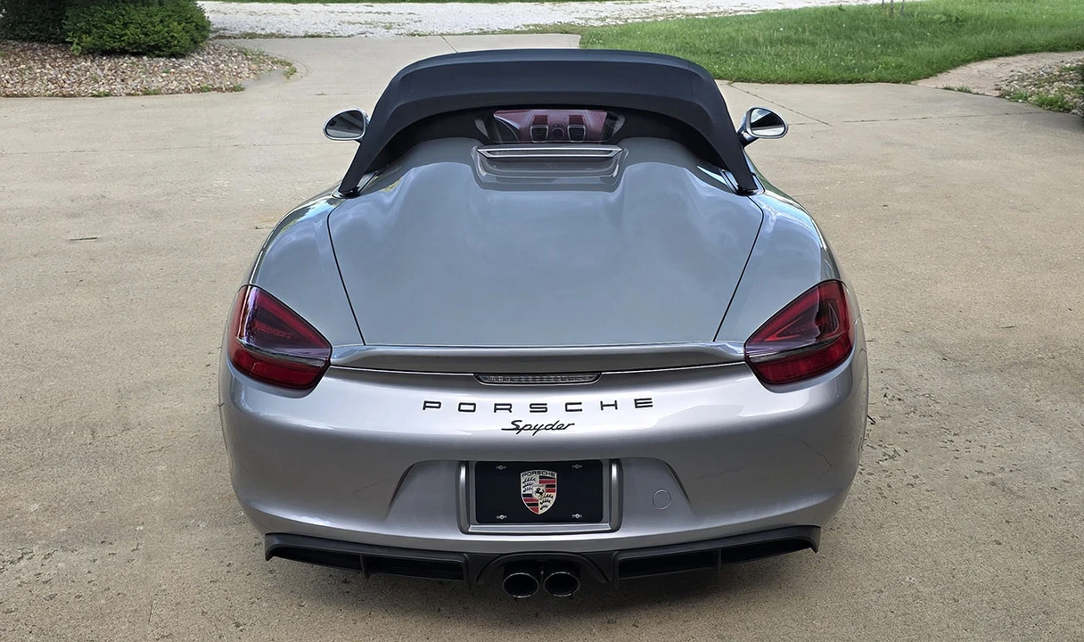 2016 Porsche 981 Boxster Spyder - Image 12 of 31