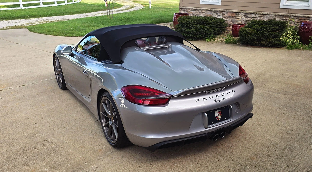 2016 Porsche 981 Boxster Spyder - Image 13 of 31