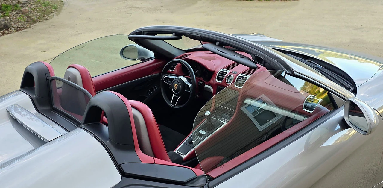 2016 Porsche 981 Boxster Spyder - Image 27 of 31